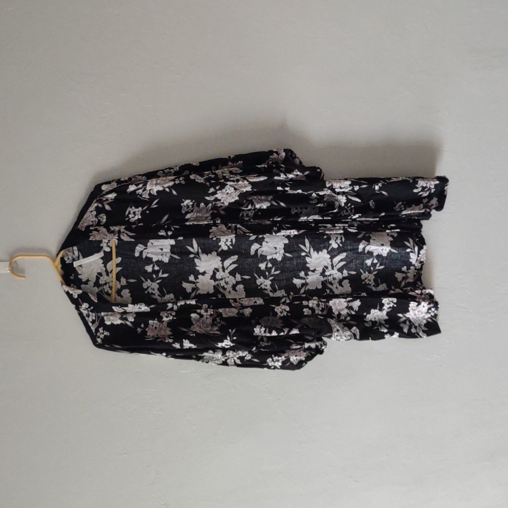 Spiritual Gangster Black and White Floral Kimono with Pockets